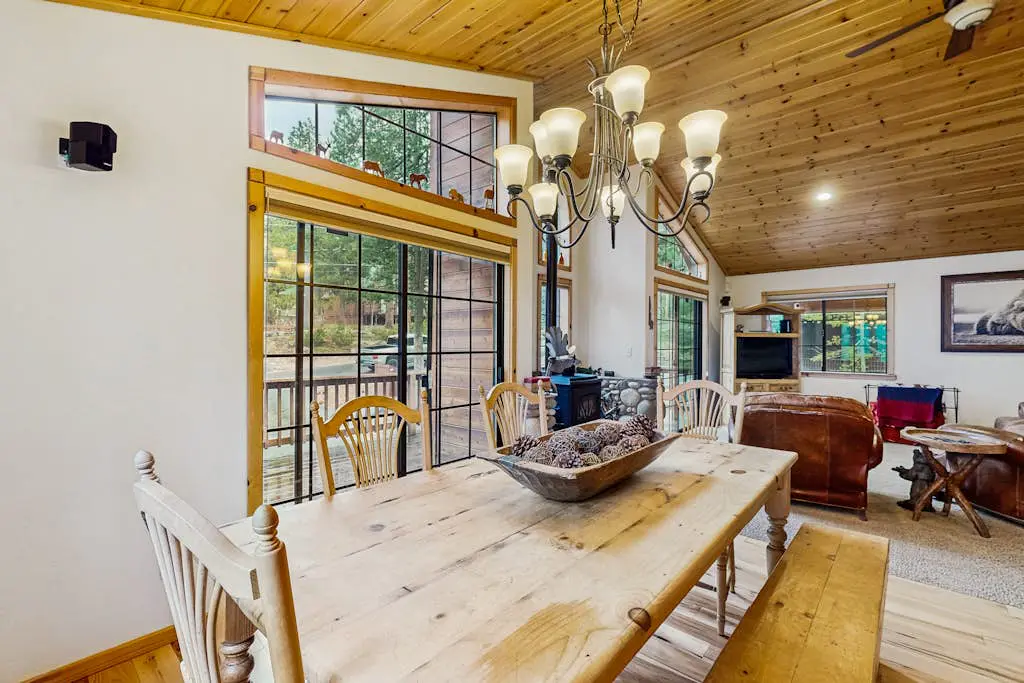 Charming mountain home with game room, decks, and stunning views