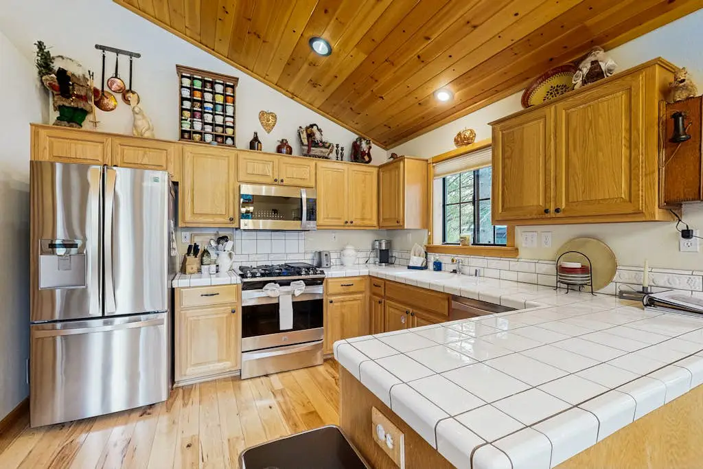 Charming mountain home with game room, decks, and stunning views