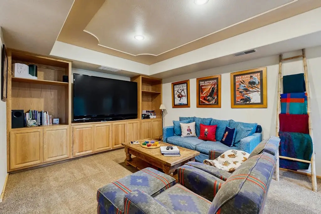 Charming mountain home with game room, decks, and stunning views