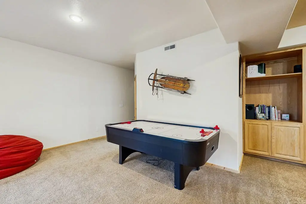 Charming mountain home with game room, decks, and stunning views