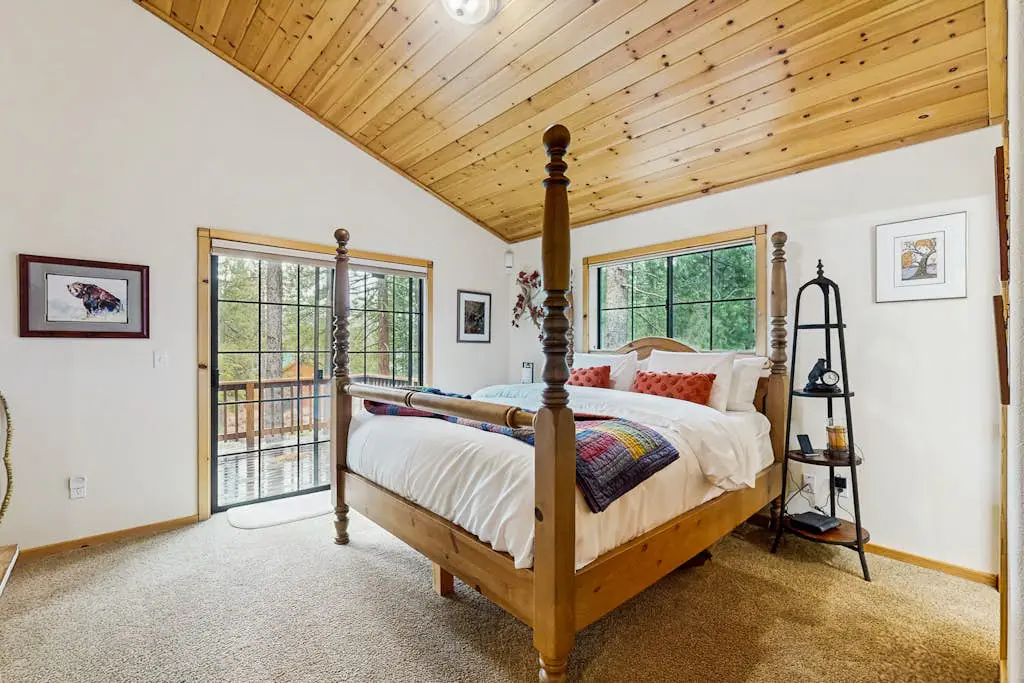 Charming mountain home with game room, decks, and stunning views