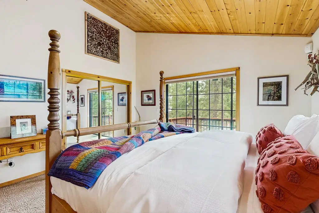 Charming mountain home with game room, decks, and stunning views