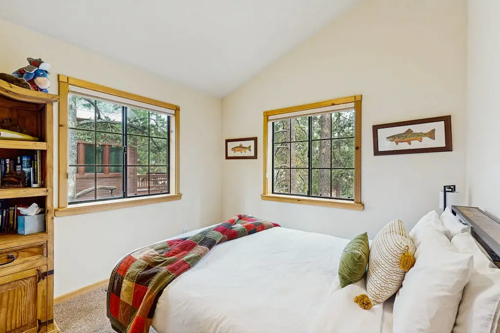 Charming mountain home with game room, decks, and stunning views