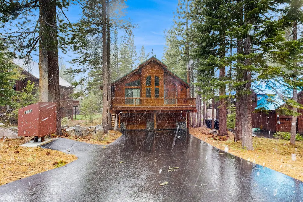 Charming mountain home with game room, decks, and stunning views