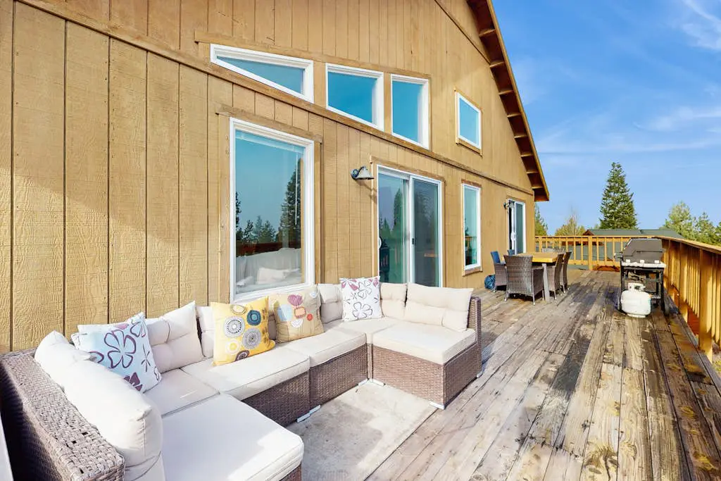 Hillside Chalet