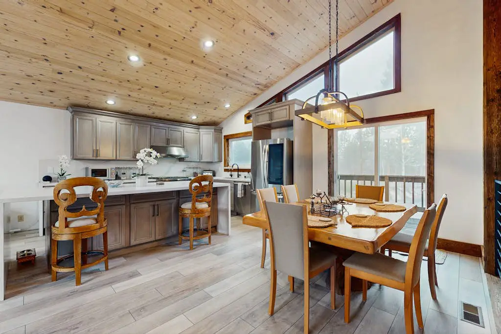 Hillside Chalet