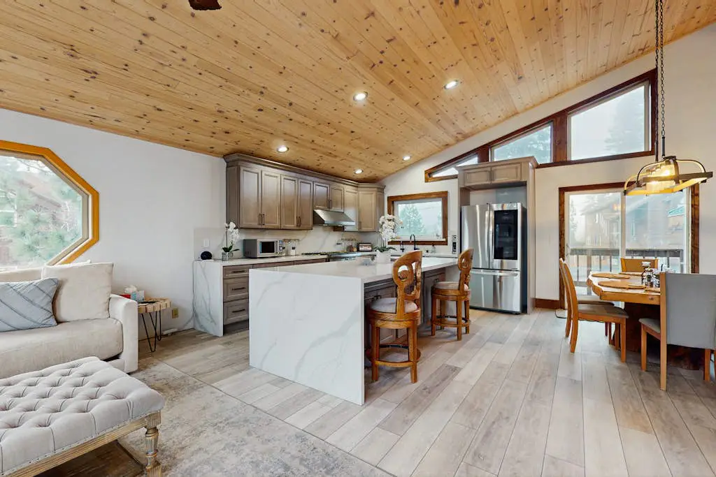 Hillside Chalet