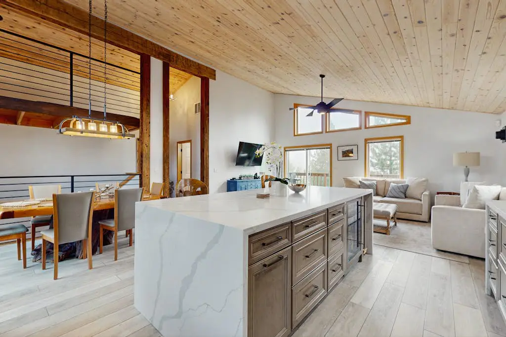 Hillside Chalet