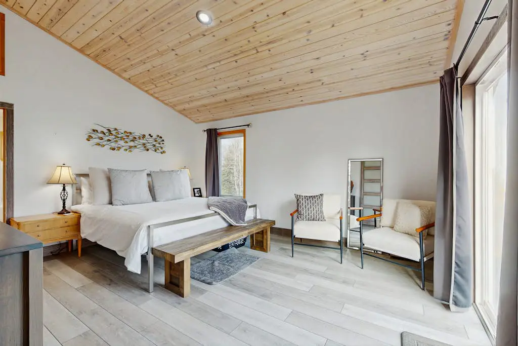 Hillside Chalet