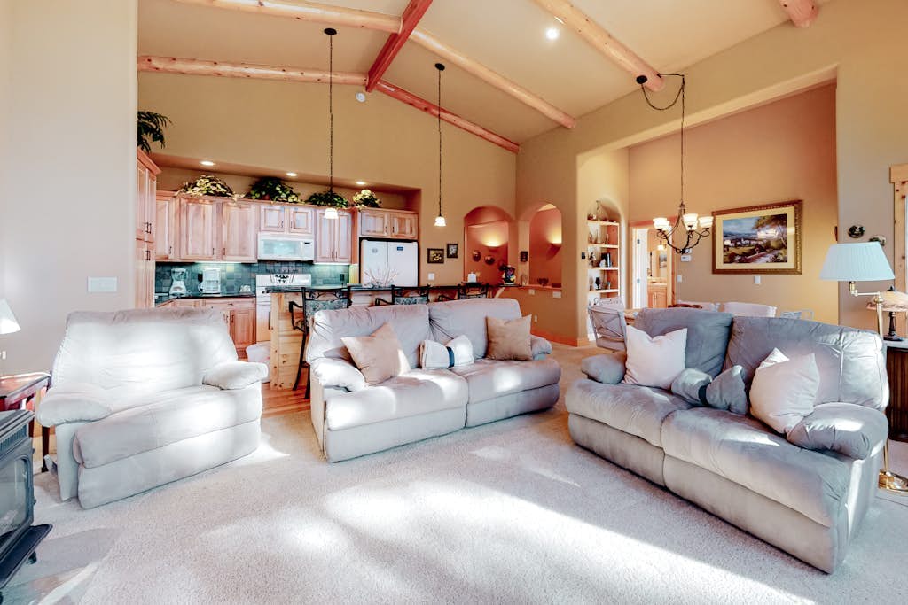 Beautiful Home Amid the Trees Tahoe Donner