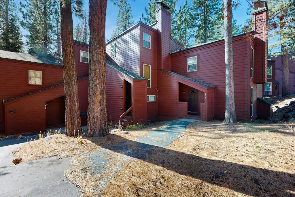Golf Club Condos #437