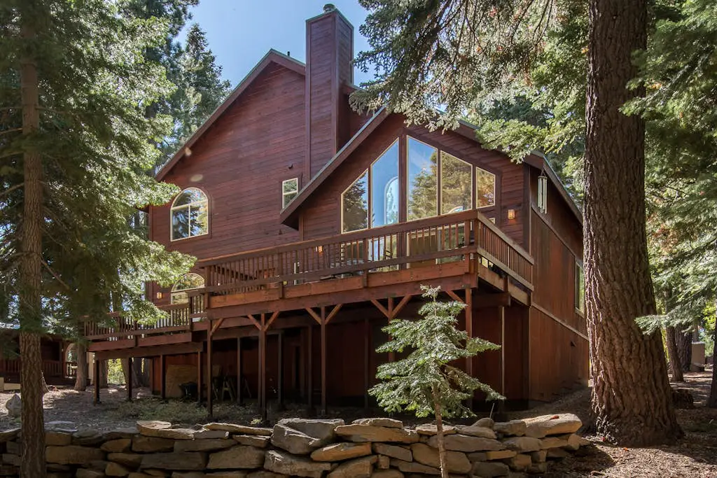 Spacious & Sunny Tahoe Donner Home - Enjoy Access to 5-Star Amenities