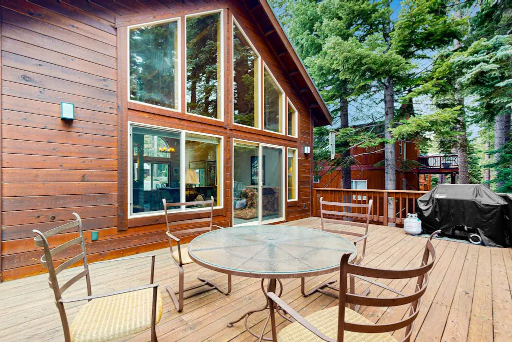 Spacious & Sunny Tahoe Donner Home - Enjoy Access to 5-Star Amenities