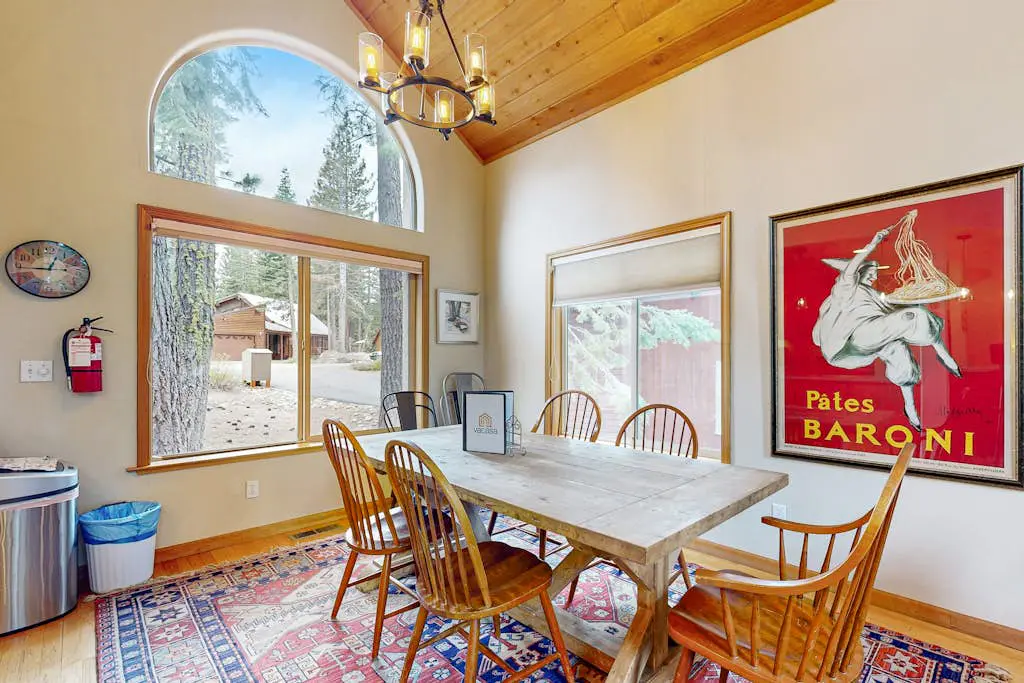 Spacious & Sunny Tahoe Donner Home - Enjoy Access to 5-Star Amenities