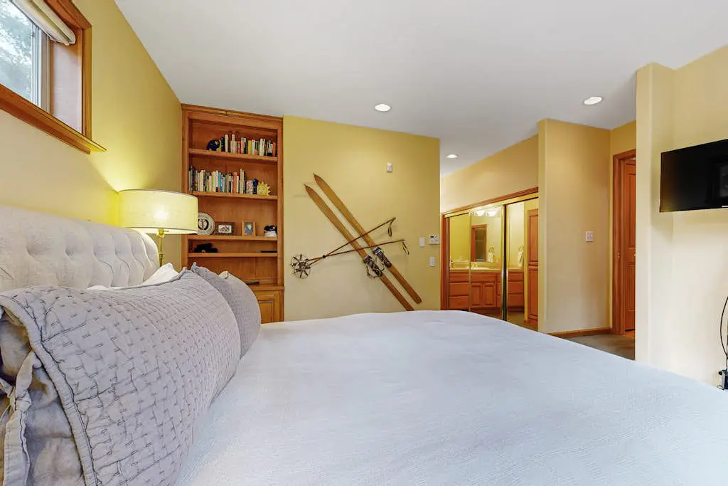 Spacious & Sunny Tahoe Donner Home - Enjoy Access to 5-Star Amenities