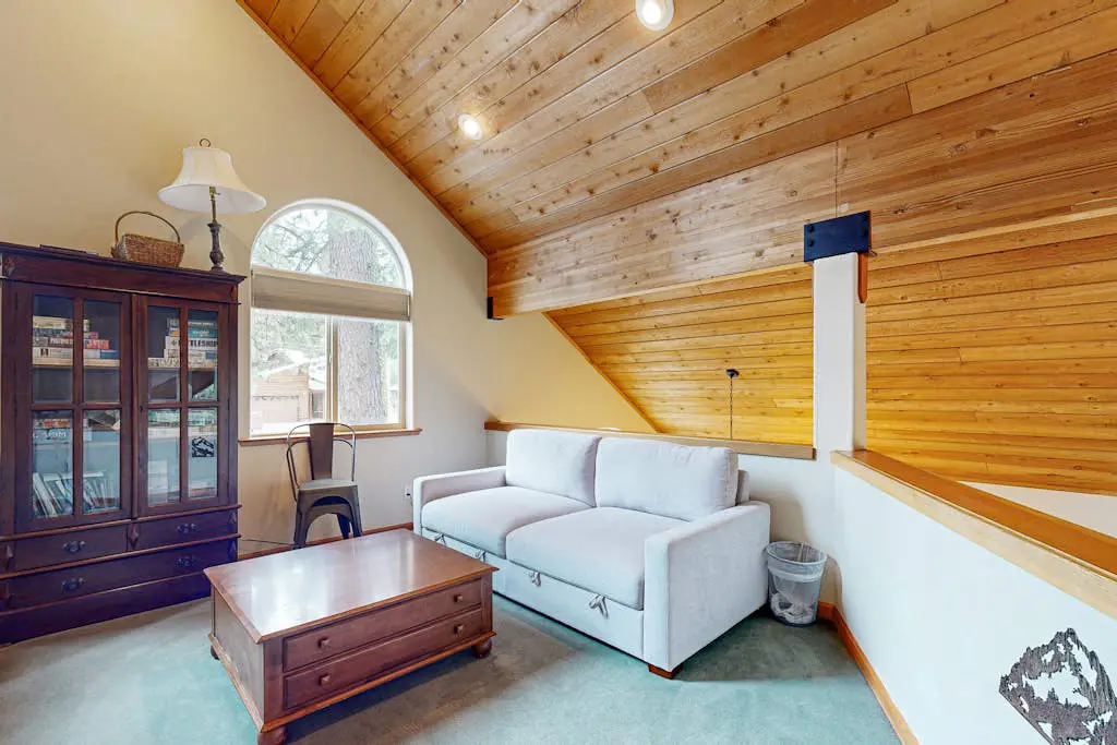 Spacious & Sunny Tahoe Donner Home - Enjoy Access to 5-Star Amenities