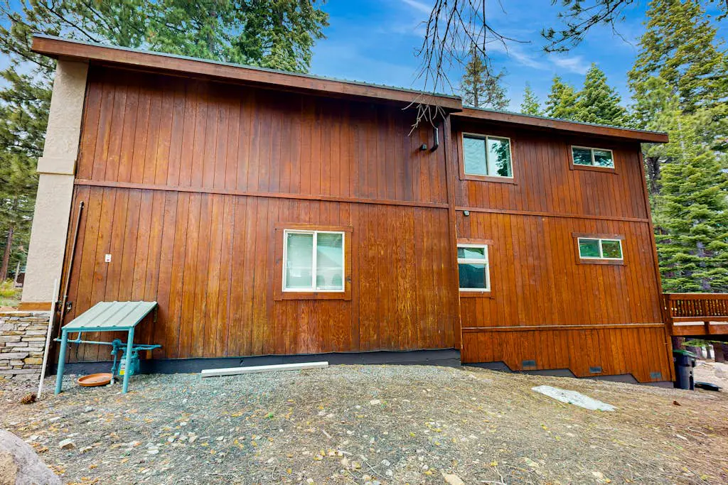 Spacious & Sunny Tahoe Donner Home - Enjoy Access to 5-Star Amenities