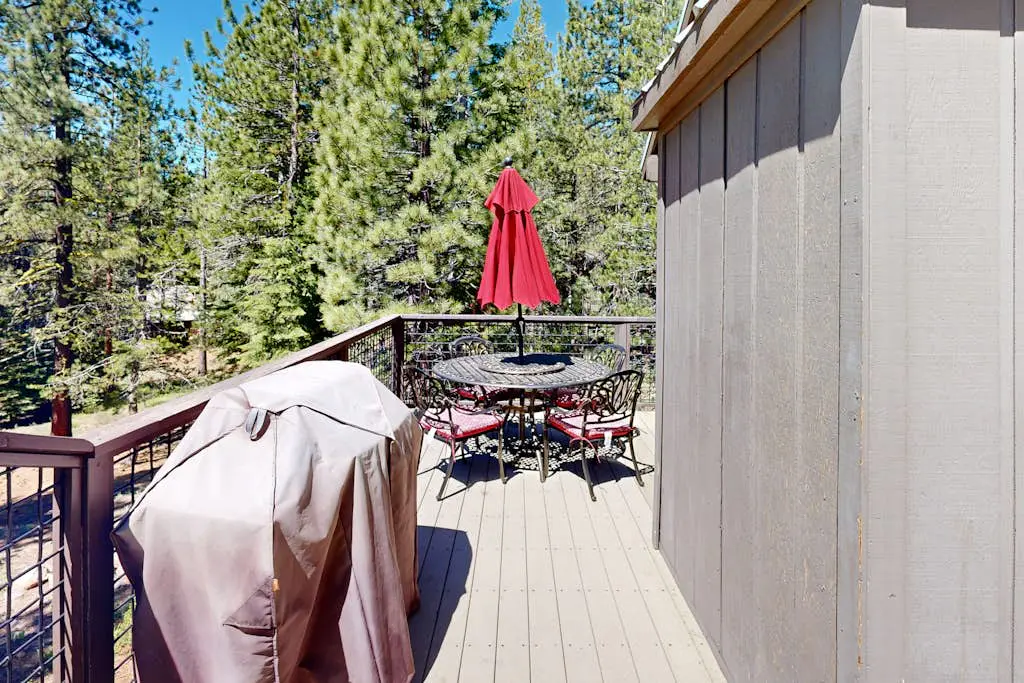Expansive, Remodeled Home at Tahoe Donner - Swim, Ski & Ride