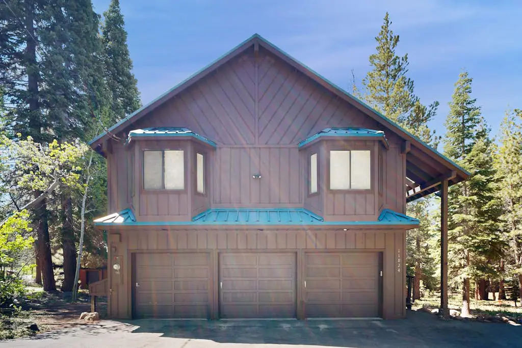 Expansive, Remodeled Home at Tahoe Donner - Swim, Ski & Ride