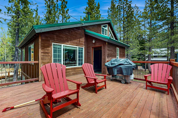 Lodge-Inspired Home Near 5-Star Tahoe Donner Facilities & Ski Resorts