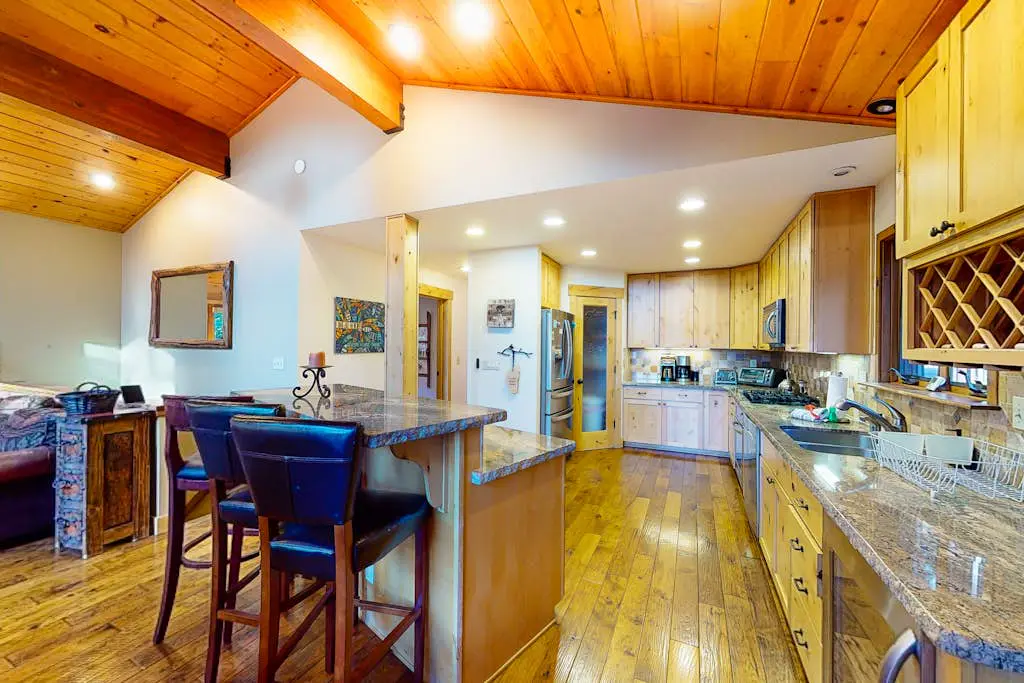 Spacious Home with Gorgeous Forested View, Pool Table, Private Hot Tub & Deck