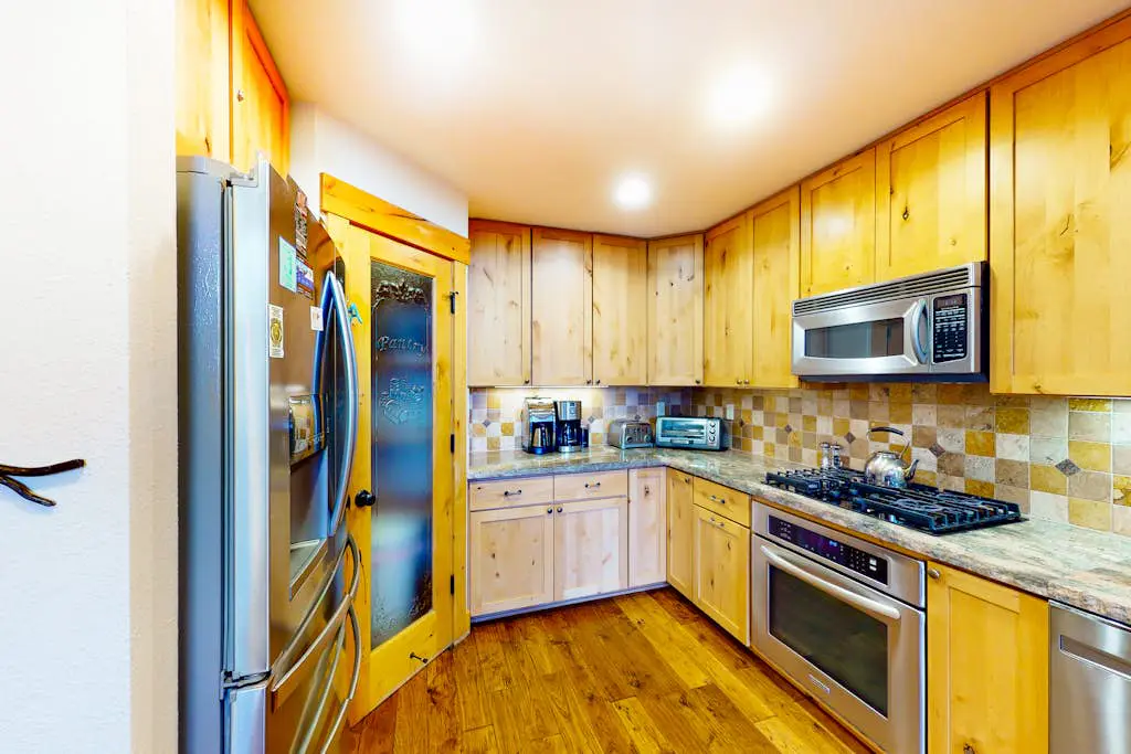 Spacious Home with Gorgeous Forested View, Pool Table, Private Hot Tub & Deck