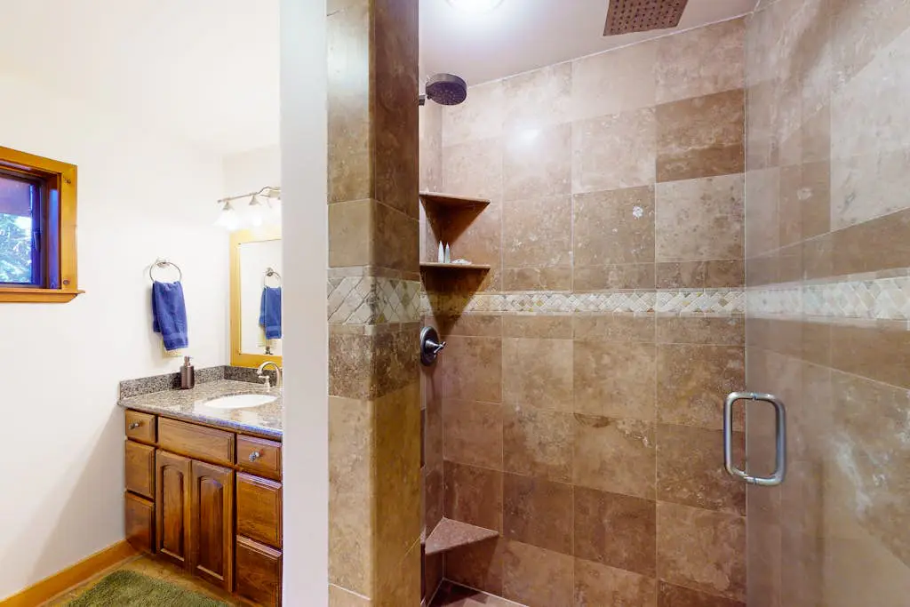Spacious Home with Gorgeous Forested View, Pool Table, Private Hot Tub & Deck