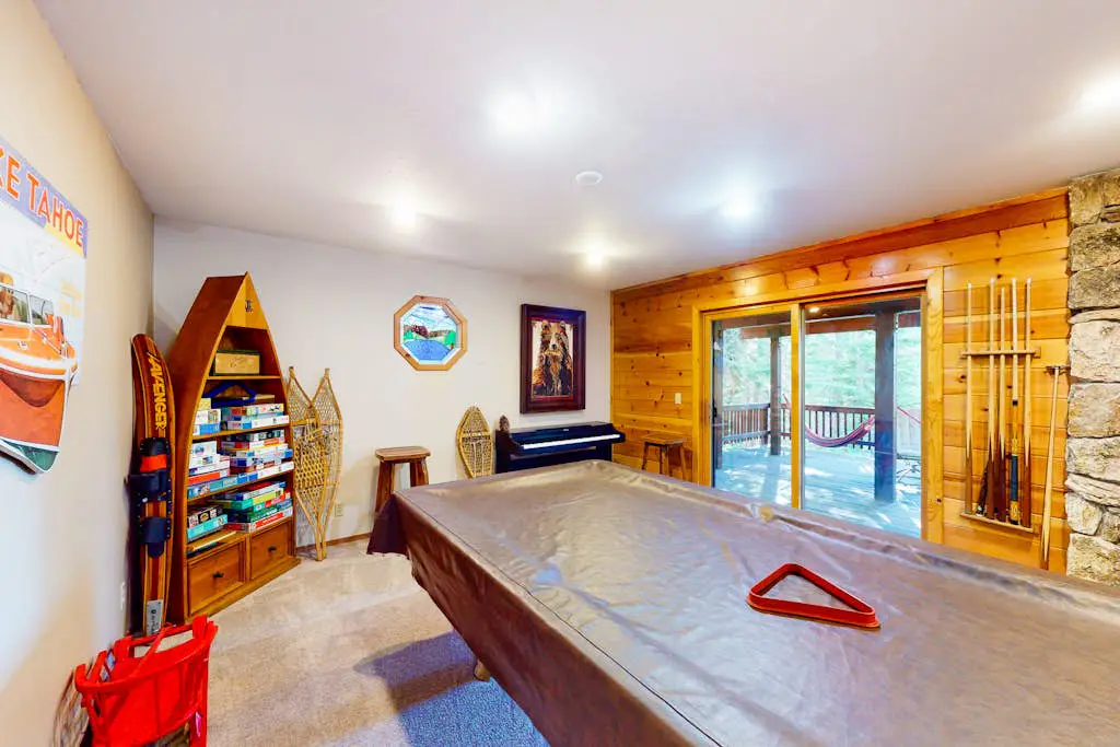 Spacious Home with Gorgeous Forested View, Pool Table, Private Hot Tub & Deck