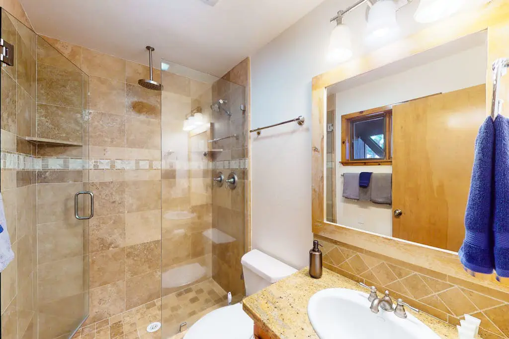Spacious Home with Gorgeous Forested View, Pool Table, Private Hot Tub & Deck