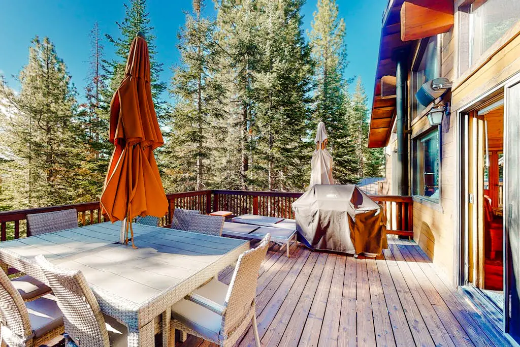 Spacious Home with Gorgeous Forested View, Pool Table, Private Hot Tub & Deck