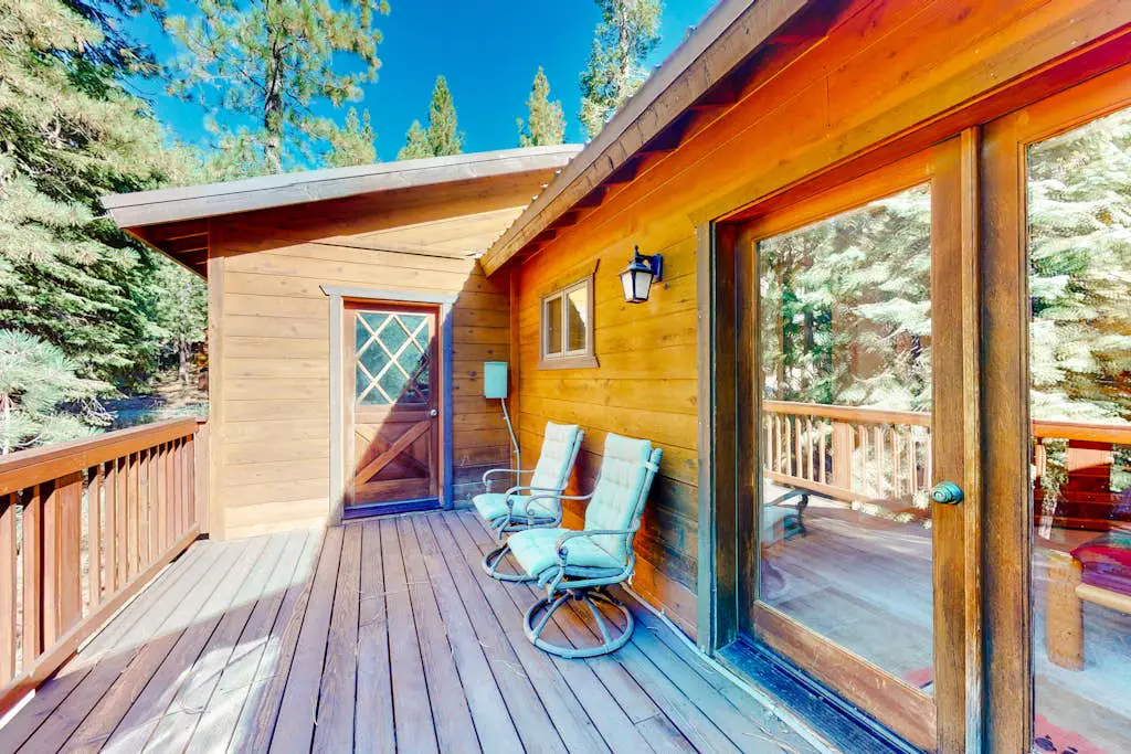 Spacious Home with Gorgeous Forested View, Pool Table, Private Hot Tub & Deck