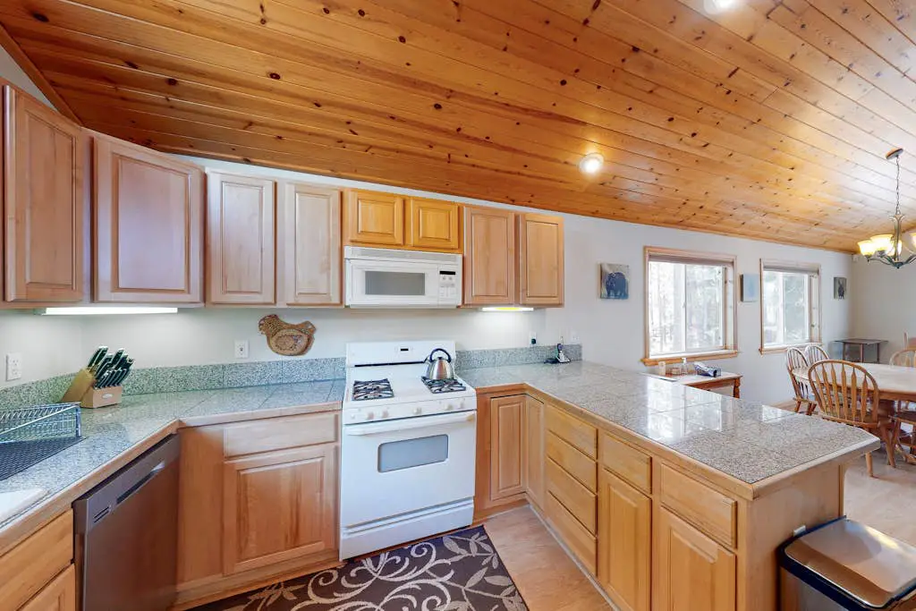 Falcon Point Manor