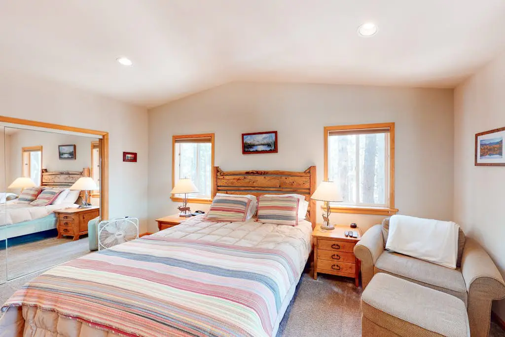 Falcon Point Manor