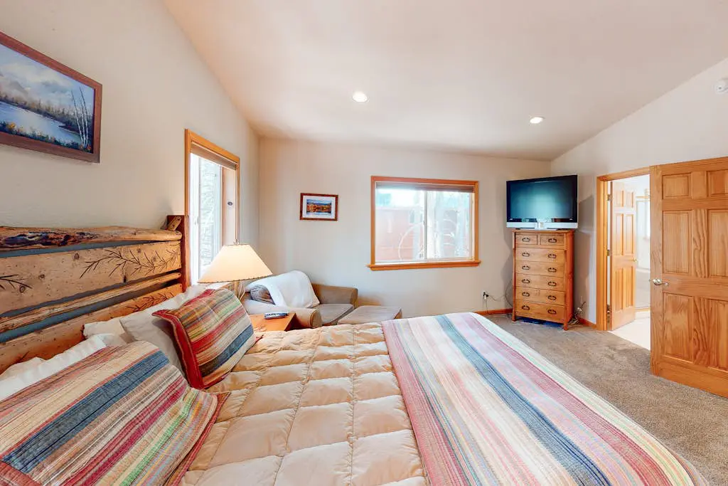 Falcon Point Manor