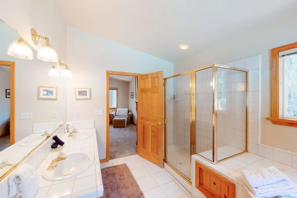 Falcon Point Manor