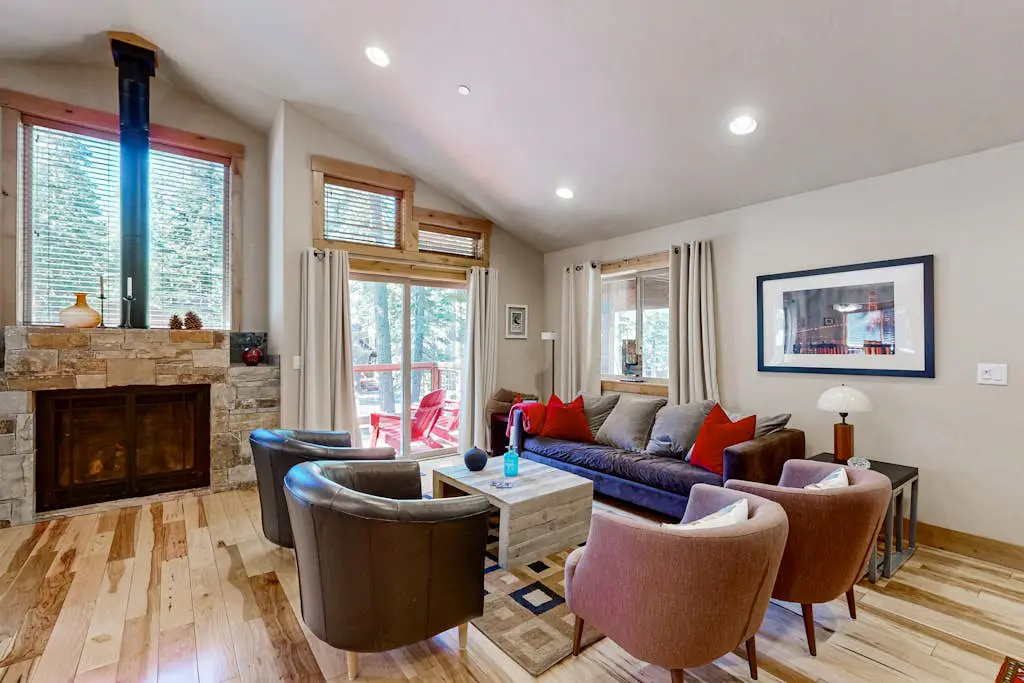 Modern cabin with golf course & 5-star amenity access nearby