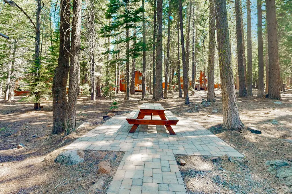 Modern cabin with golf course & 5-star amenity access nearby