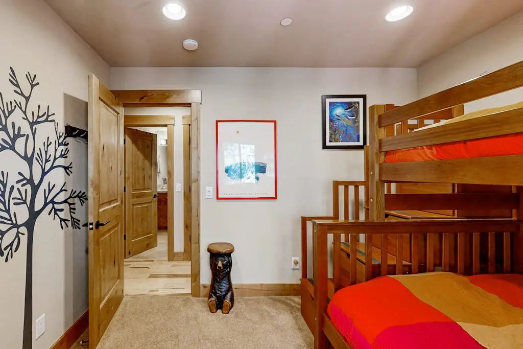 Modern cabin with golf course & 5-star amenity access nearby