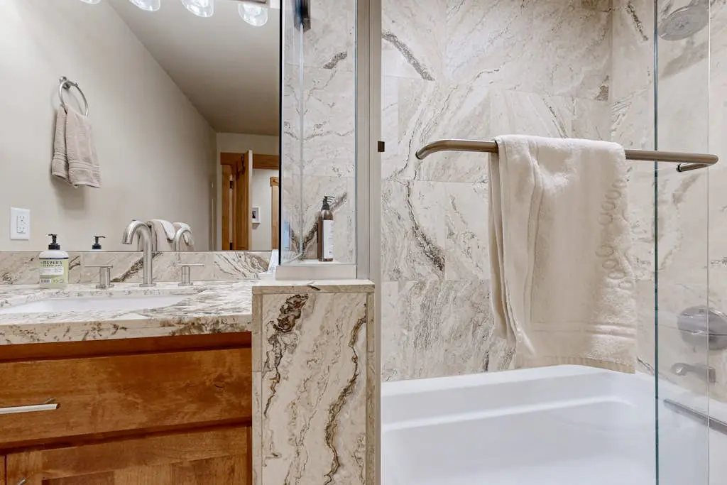 Modern cabin with golf course & 5-star amenity access nearby