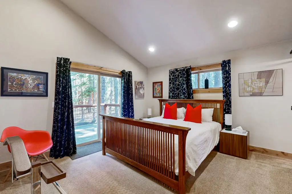 Modern cabin with golf course & 5-star amenity access nearby
