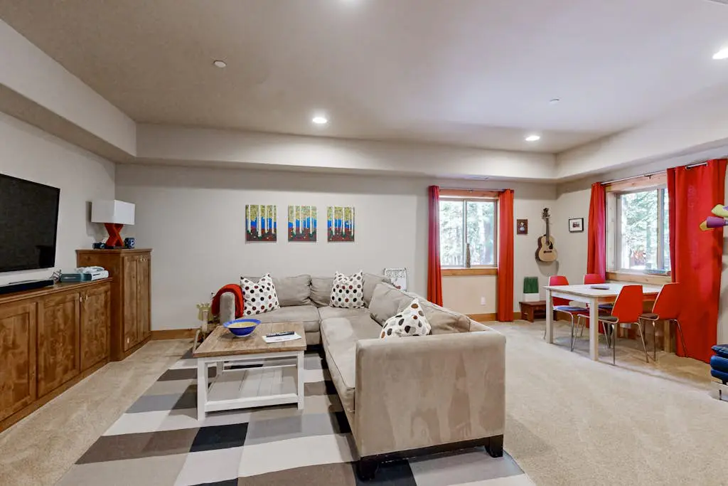Modern cabin with golf course & 5-star amenity access nearby