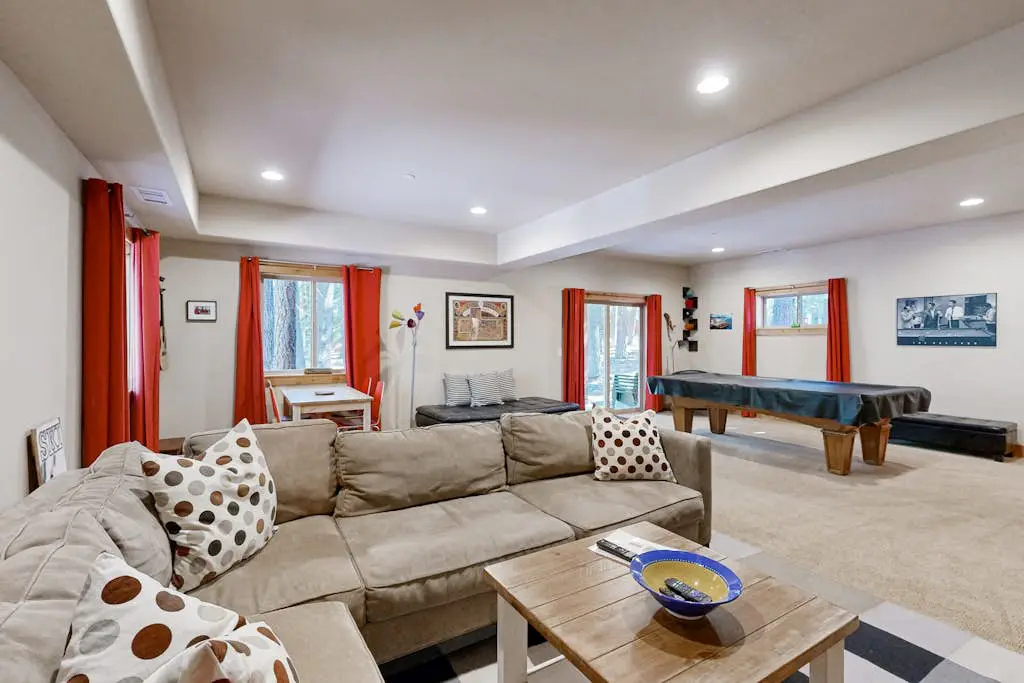 Modern cabin with golf course & 5-star amenity access nearby