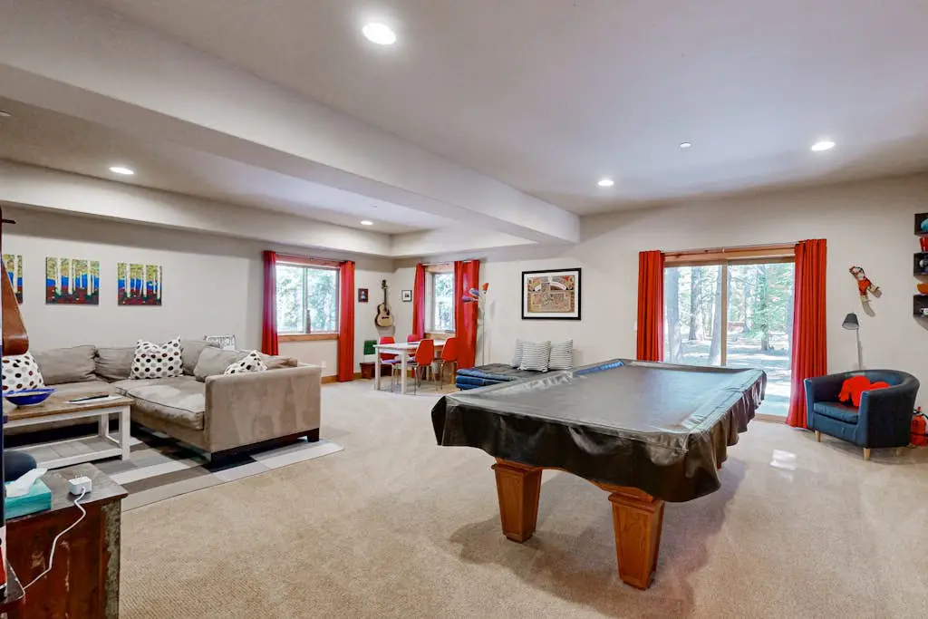 Modern cabin with golf course & 5-star amenity access nearby