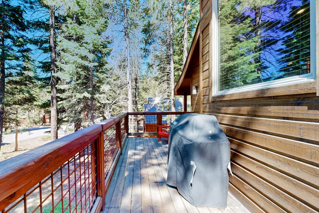 Modern cabin with golf course & 5-star amenity access nearby