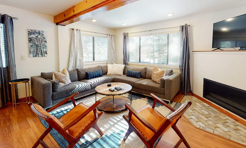 Fun Family Retreat W/ Private Hot Tub, High-Speed WiFi, Large Deck & More