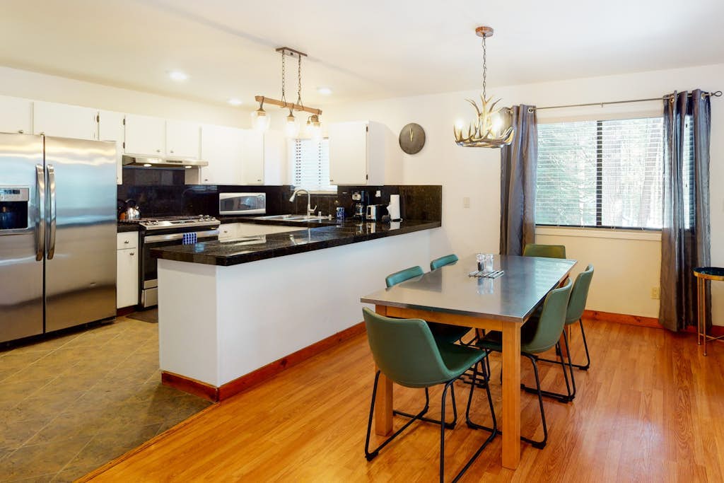 Fun Family Retreat W/ Private Hot Tub, High-Speed WiFi, Large Deck & More