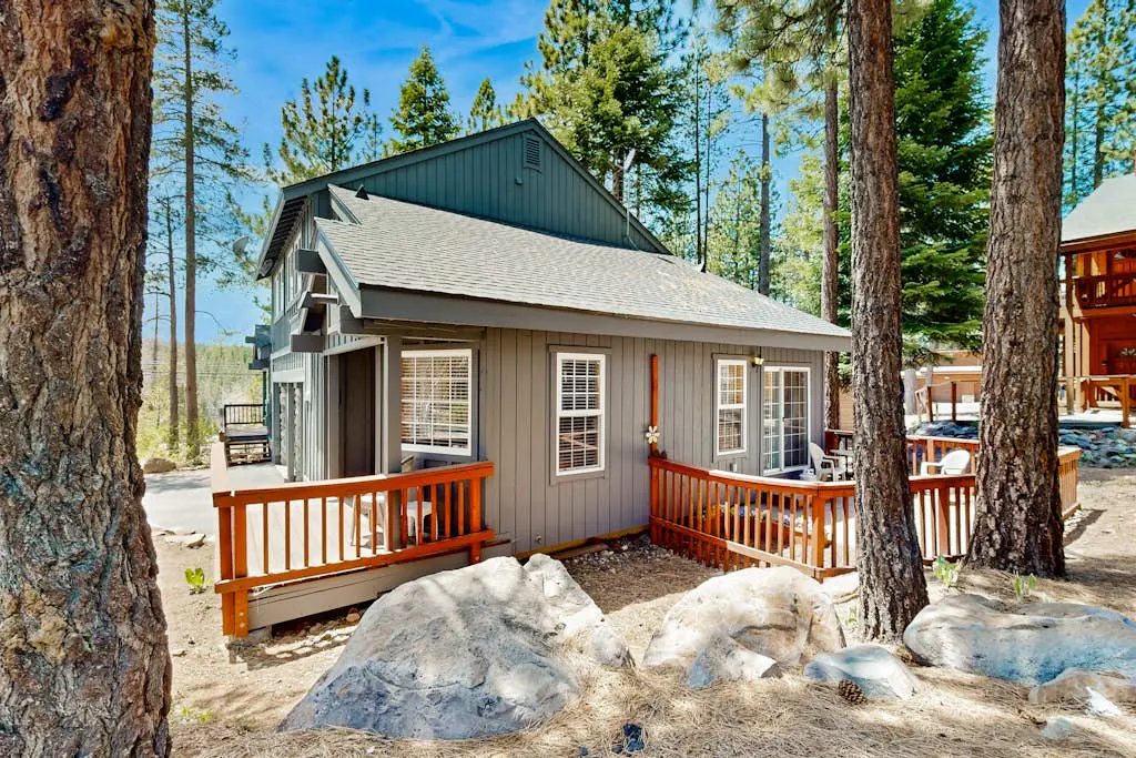 Little Pinecone Retreat