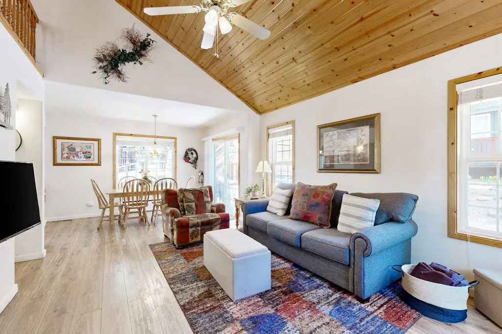 Little Pinecone Retreat