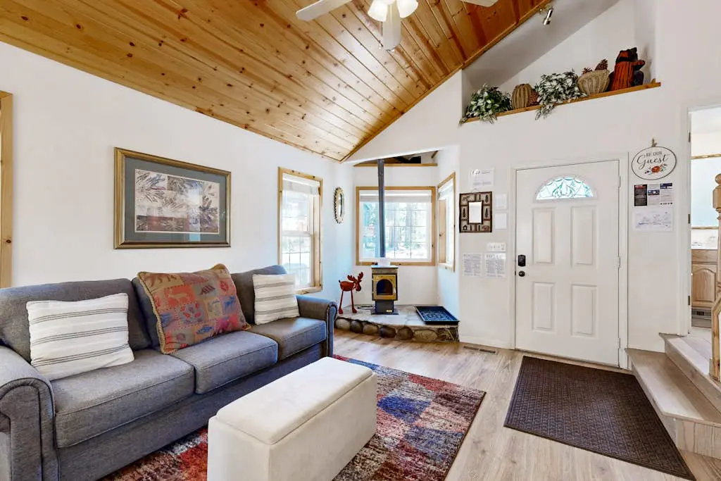 Little Pinecone Retreat