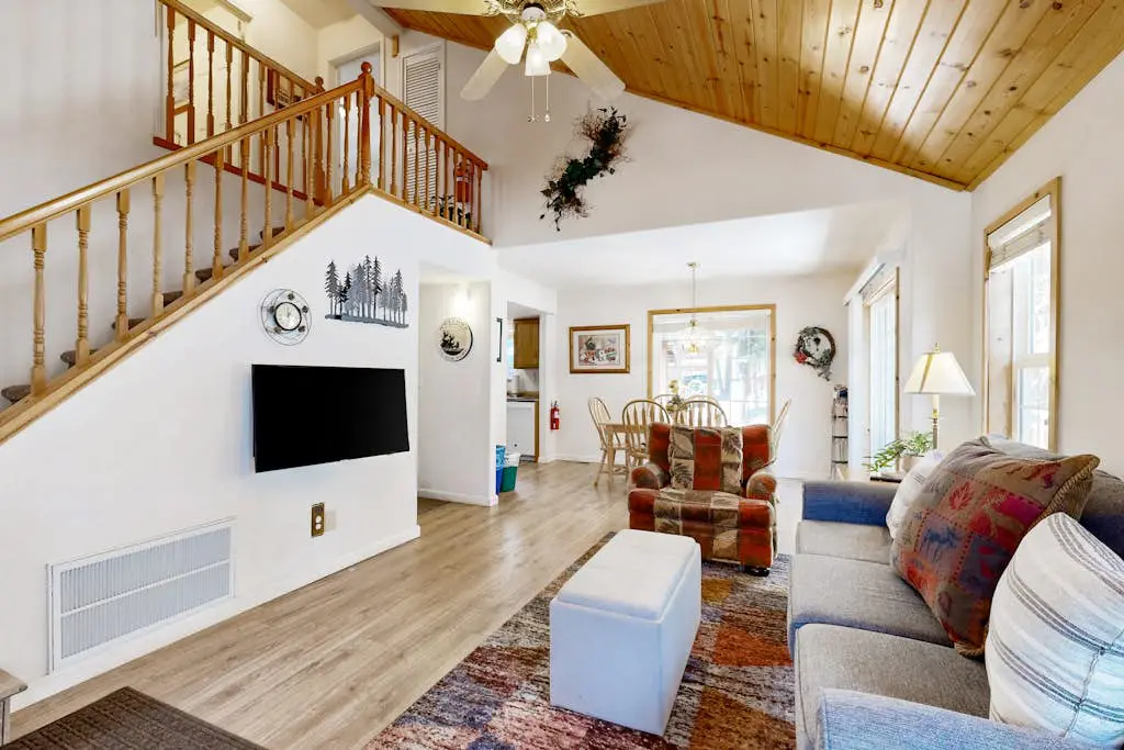 Little Pinecone Retreat